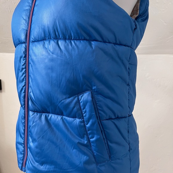 Esprit Hooded Puffer Vest - Picture 7 of 11